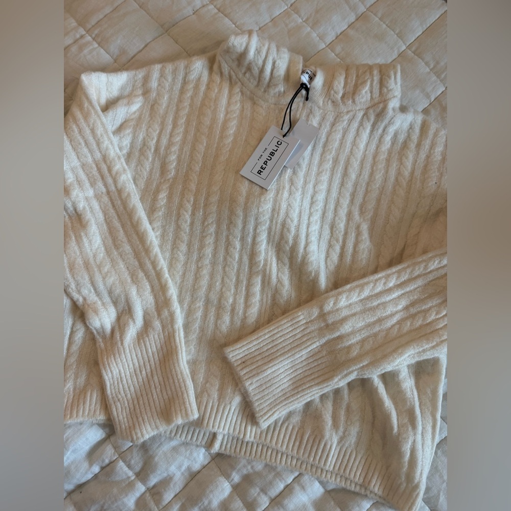 NWT For The Republic Hoodie Sweater l M - Picture 2 of 7